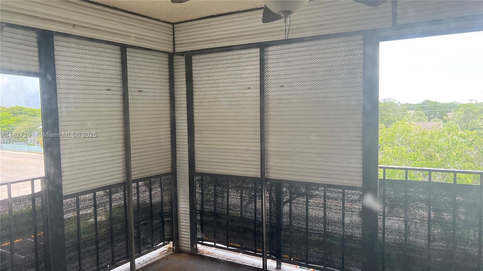 GATE THREE CONDO - Residential