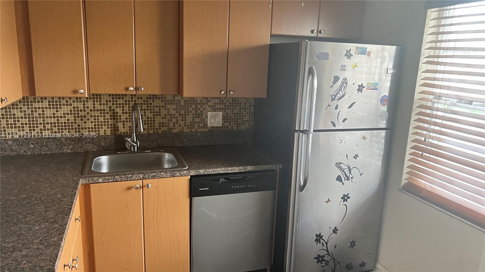 GATE THREE CONDO - Residential