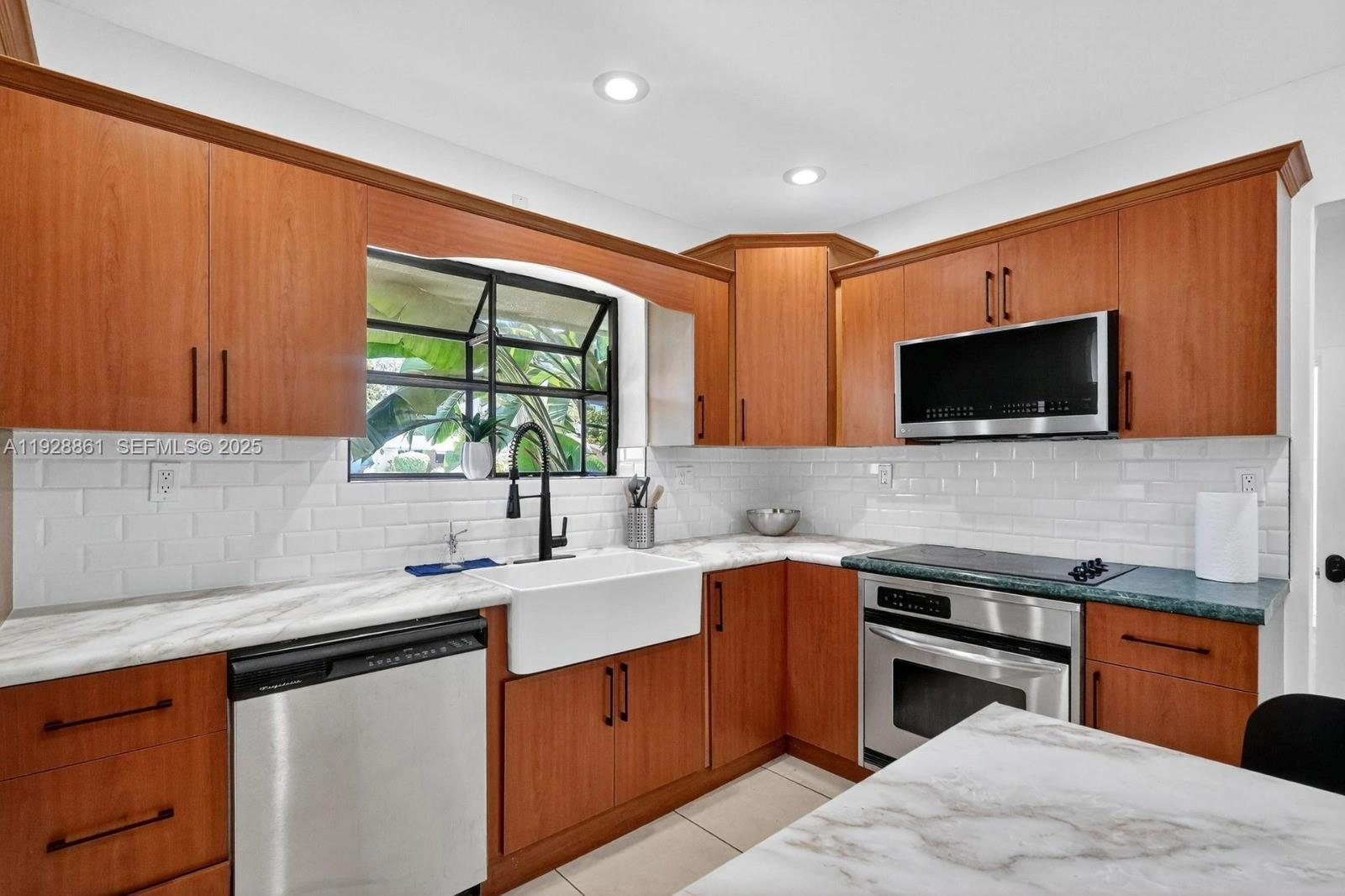 HIGHLAND MANOR SEC 5 - Residential