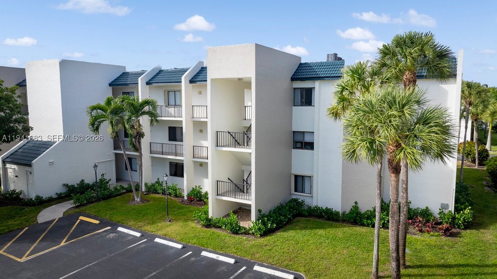 Photo of 1605 S Us Highway 1 #V6-102, Jupiter, FL 33477 (MLS # A11941683)