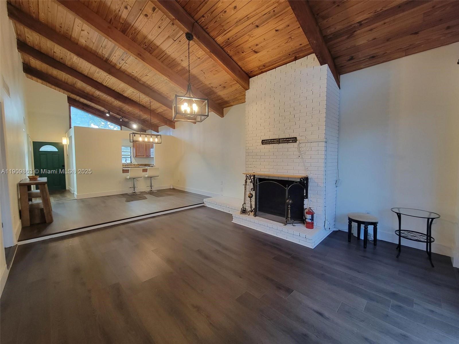 KILLIAN PINES TOWNHOUSES - Residential