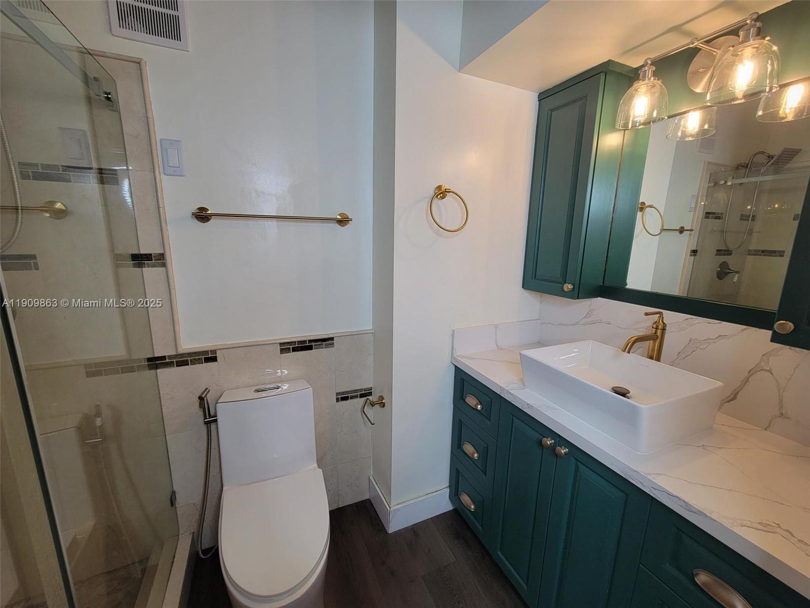 KILLIAN PINES TOWNHOUSES - Residential