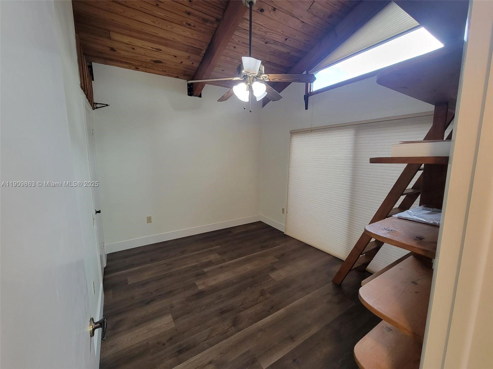 KILLIAN PINES TOWNHOUSES - Residential