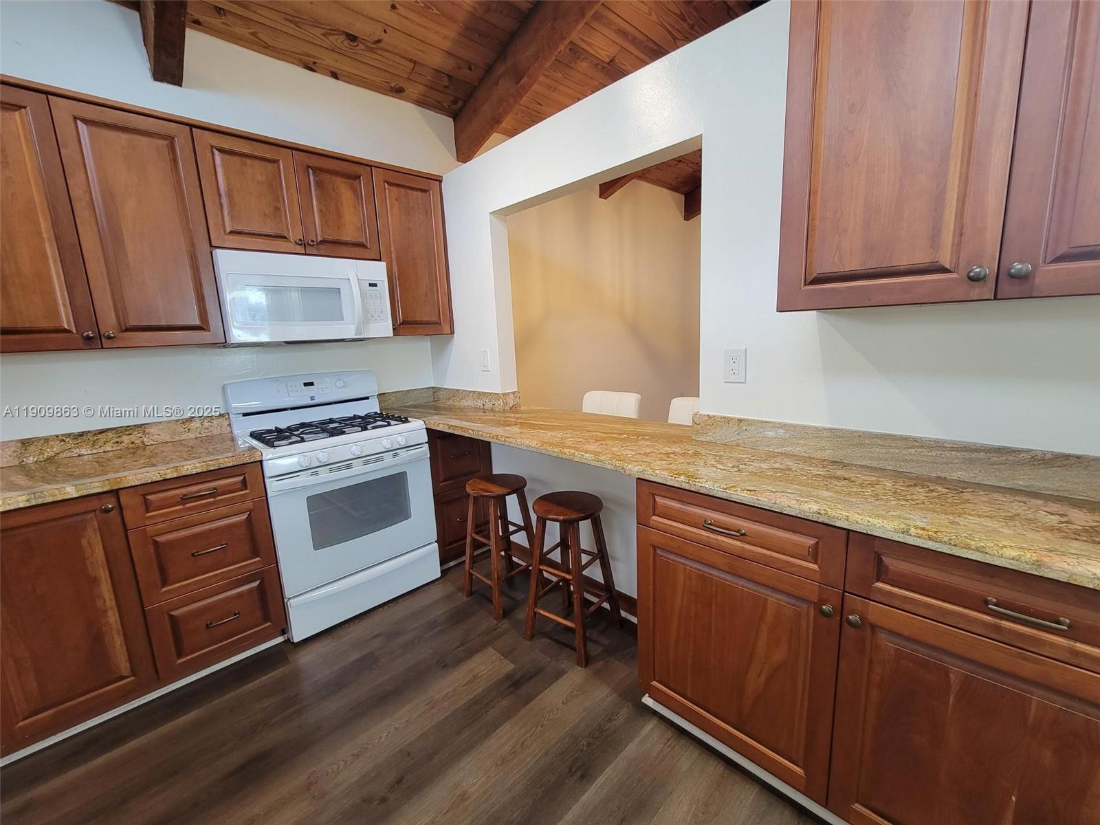 KILLIAN PINES TOWNHOUSES - Residential