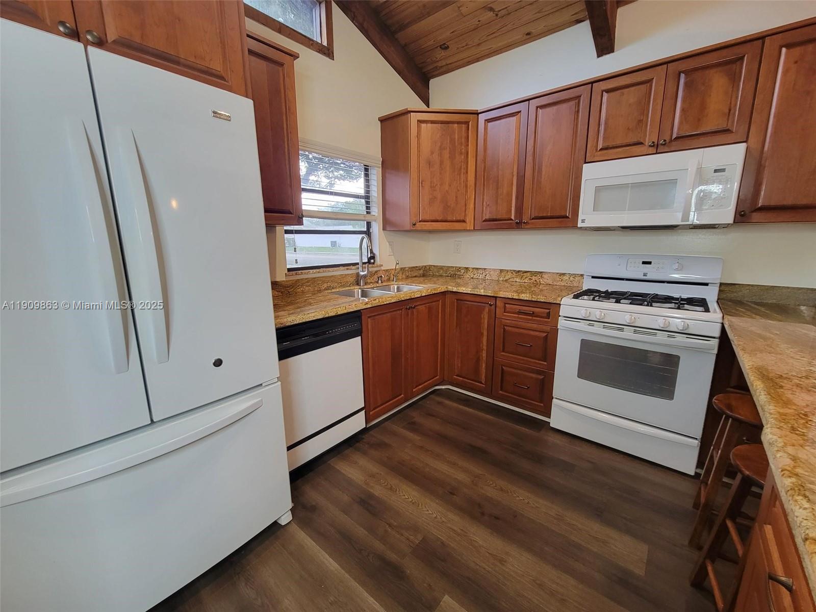 KILLIAN PINES TOWNHOUSES - Residential