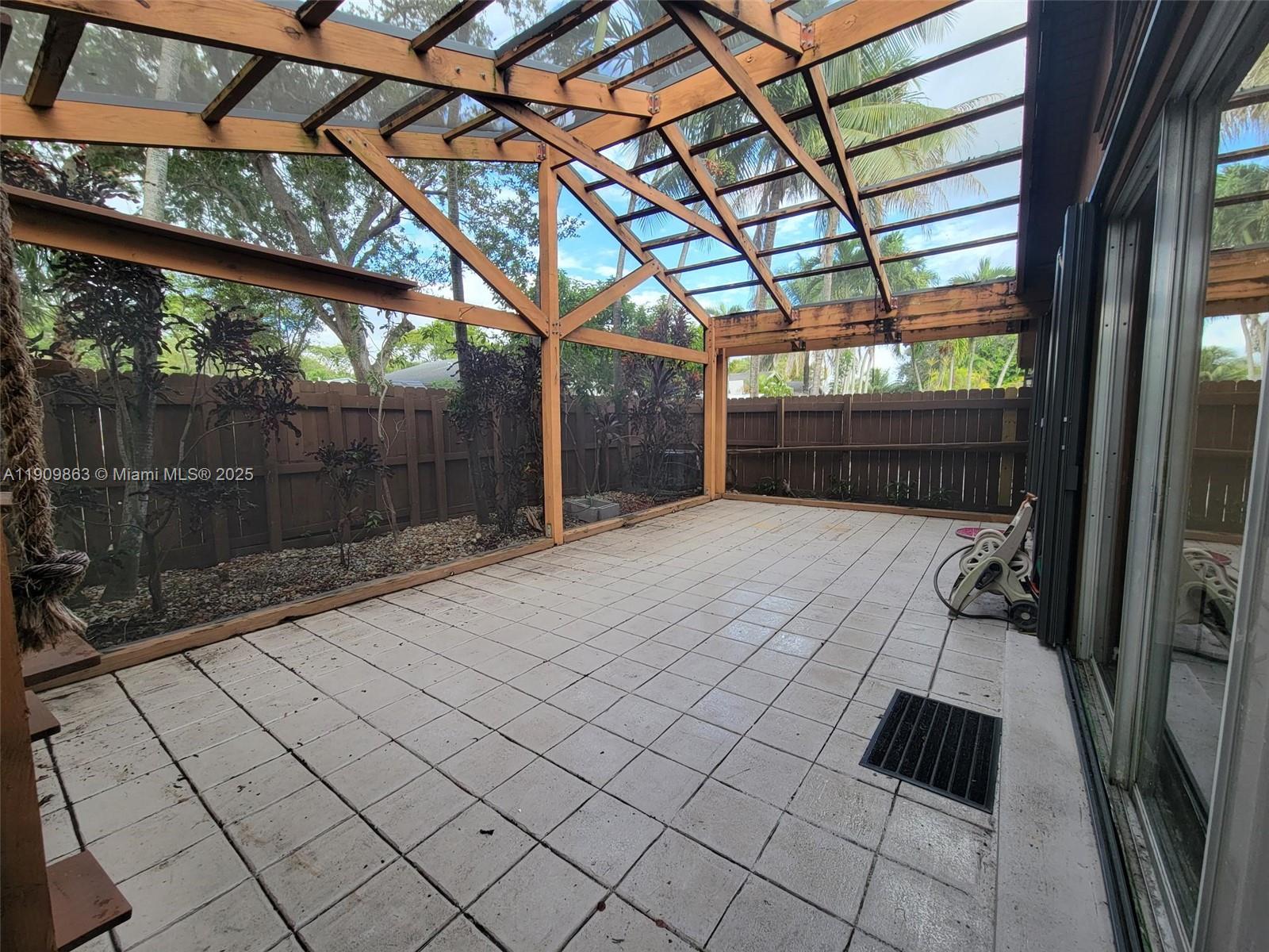 KILLIAN PINES TOWNHOUSES - Residential