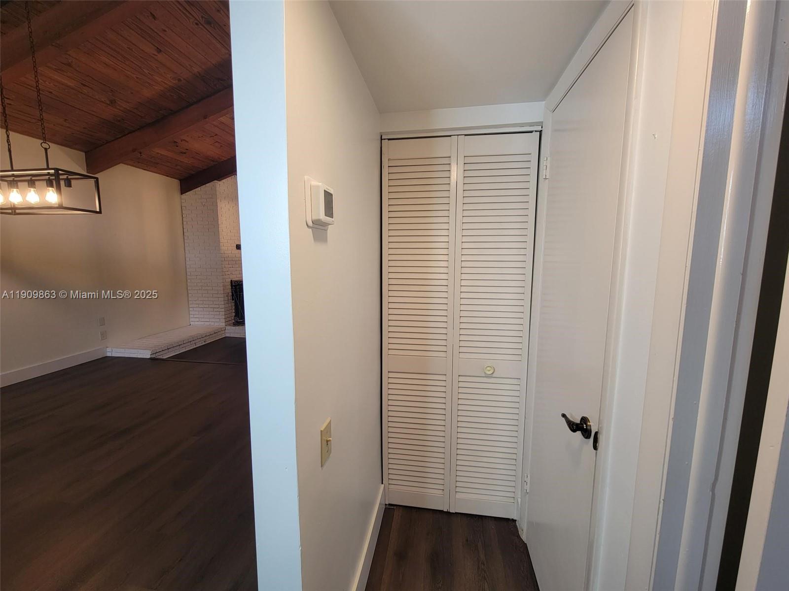 KILLIAN PINES TOWNHOUSES - Residential