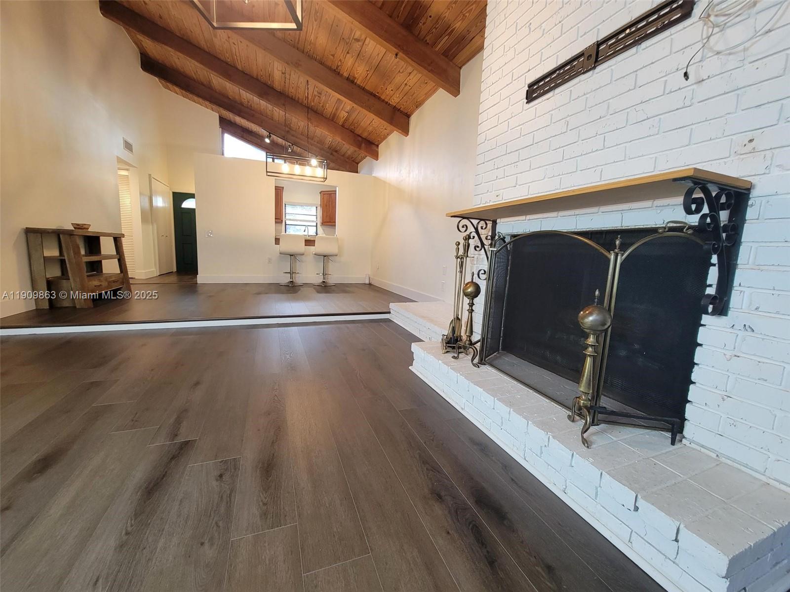 KILLIAN PINES TOWNHOUSES - Residential