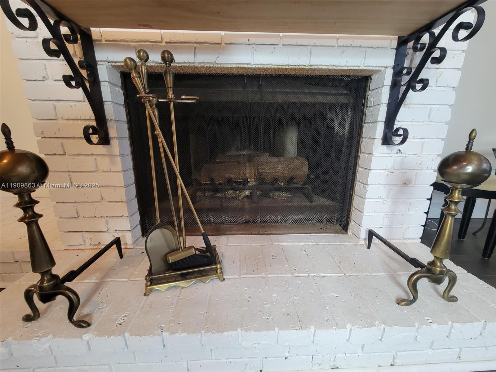 KILLIAN PINES TOWNHOUSES - Residential