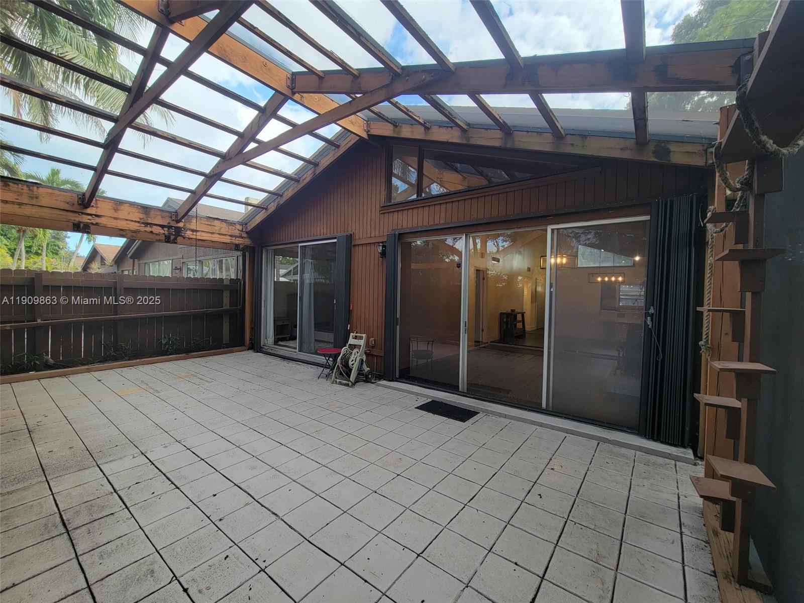 KILLIAN PINES TOWNHOUSES - Residential