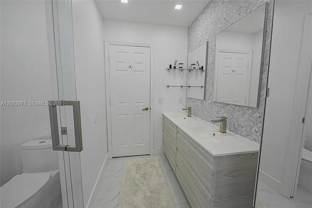 WEST LAKE VILLAGE PLAT - Residential Lease