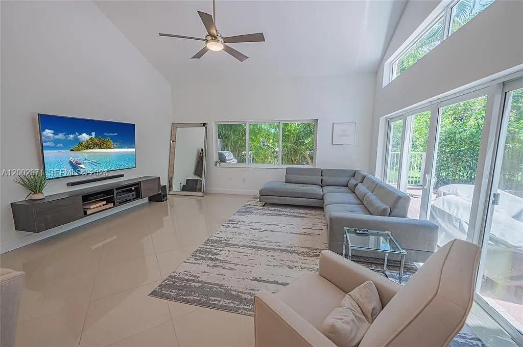 Photo of 1135 W Lake St #0, Hollywood, FL 33019 (MLS # A12002971)