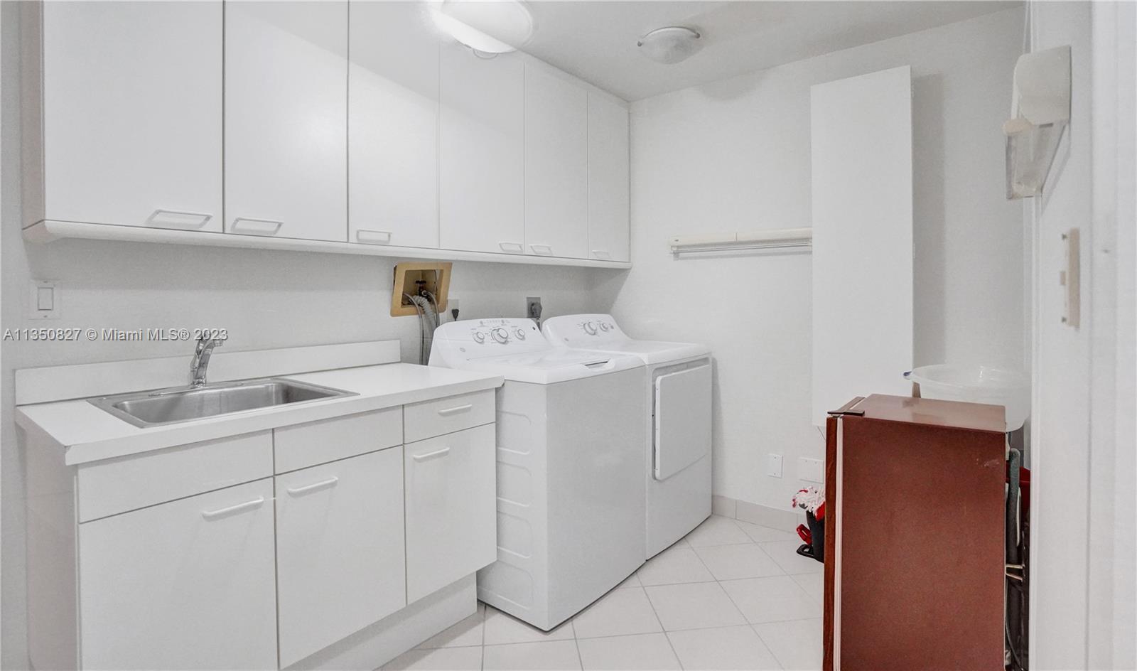 BAL HARBOUR TOWER CONDO - Residential