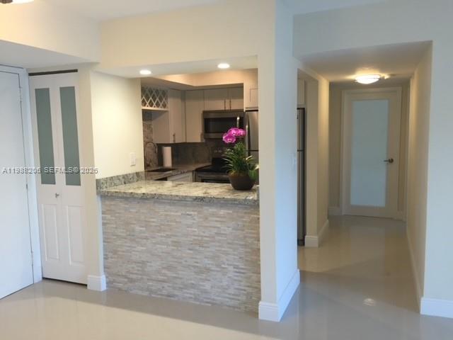 2715 Tigertail Ave 203