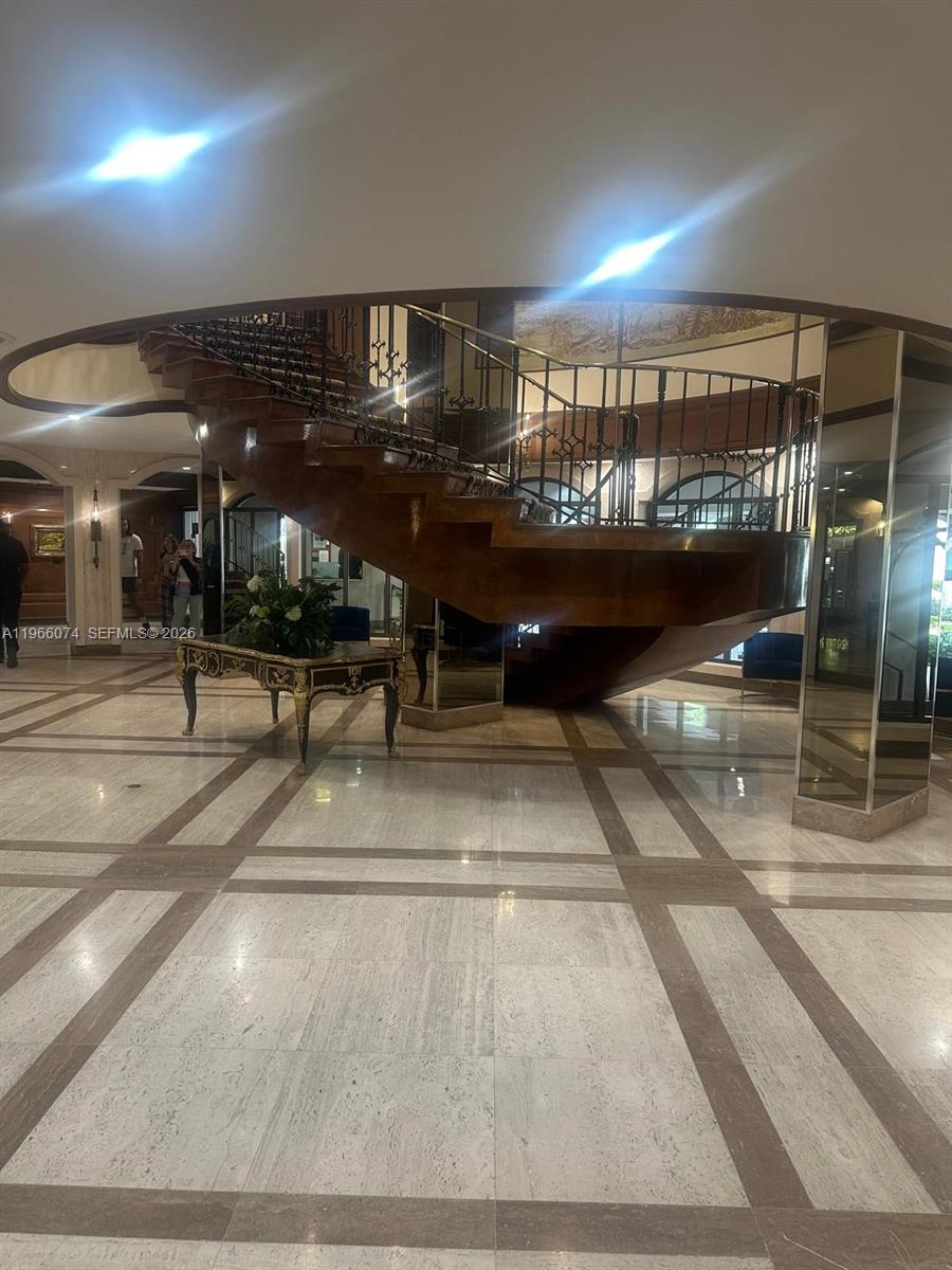 MAISON GRANDE CONDO - Residential