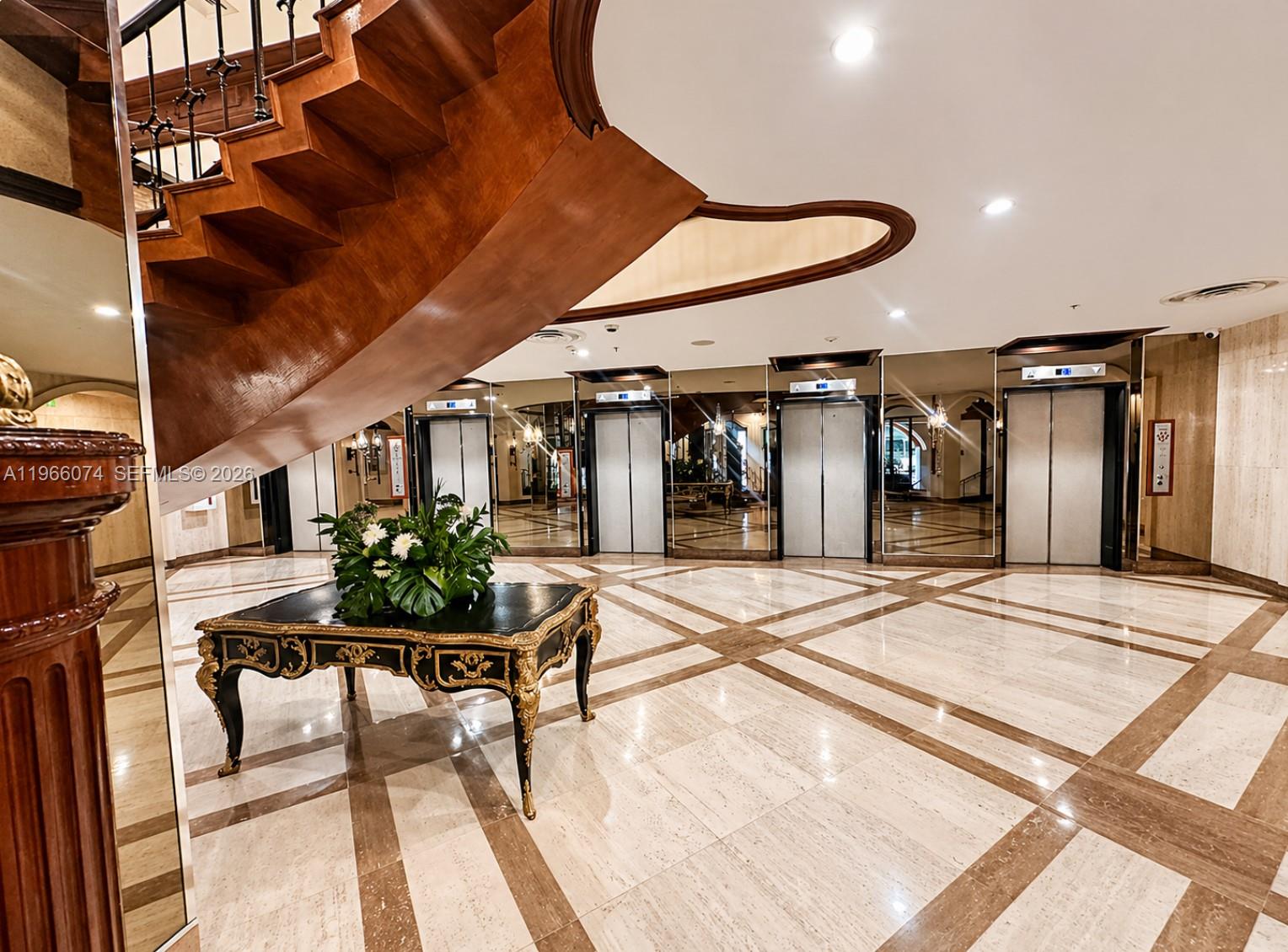 MAISON GRANDE CONDO - Residential