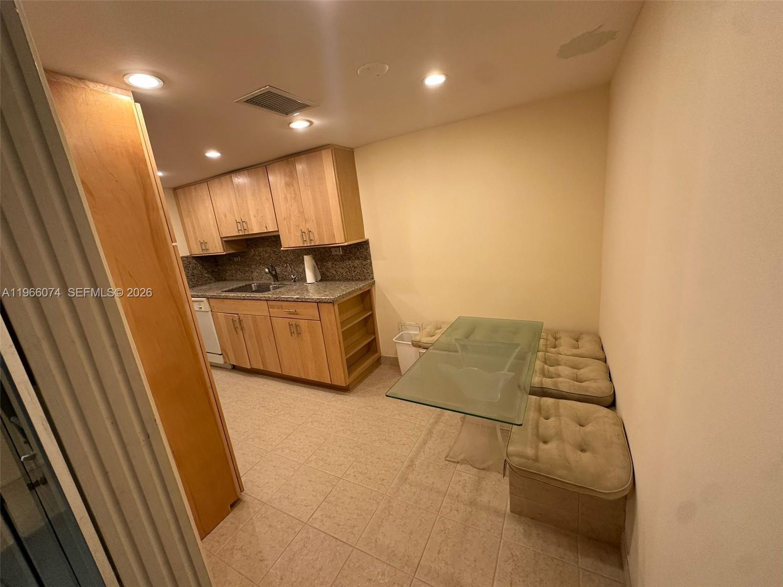 MAISON GRANDE CONDO - Residential