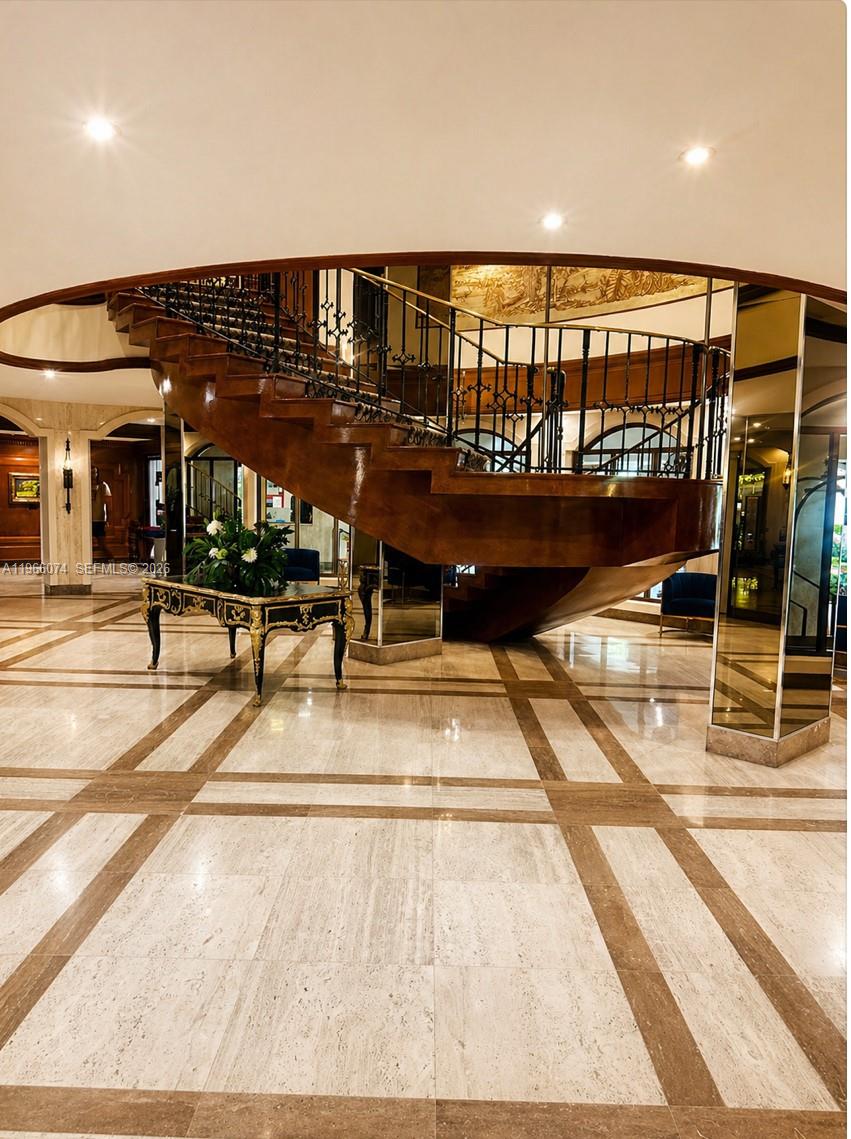 MAISON GRANDE CONDO - Residential