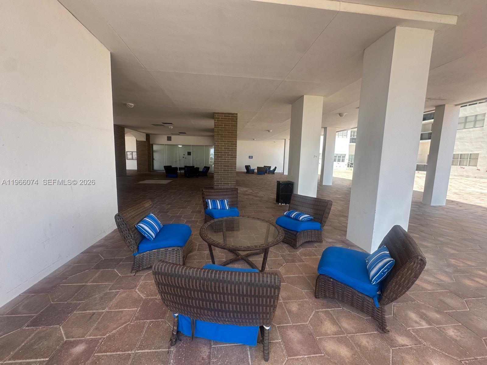 MAISON GRANDE CONDO - Residential