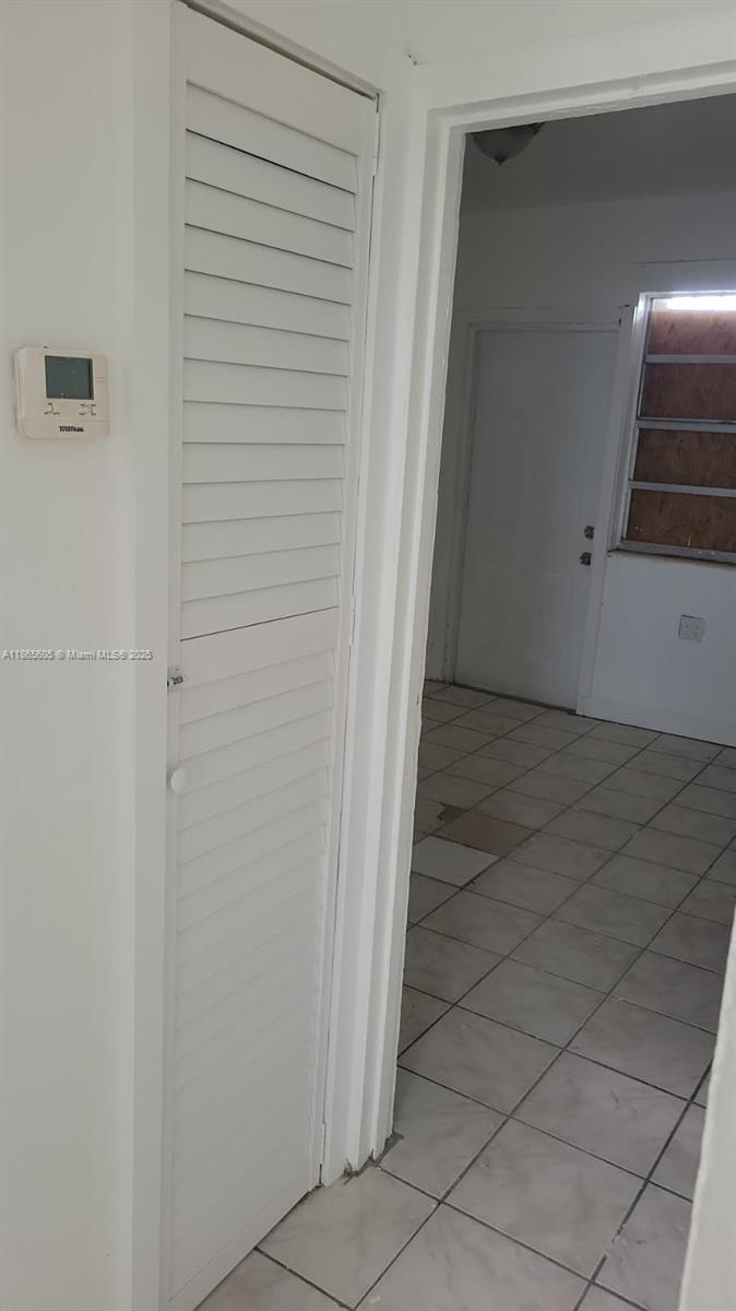 CORAL BAY MANOR - Residential Lease