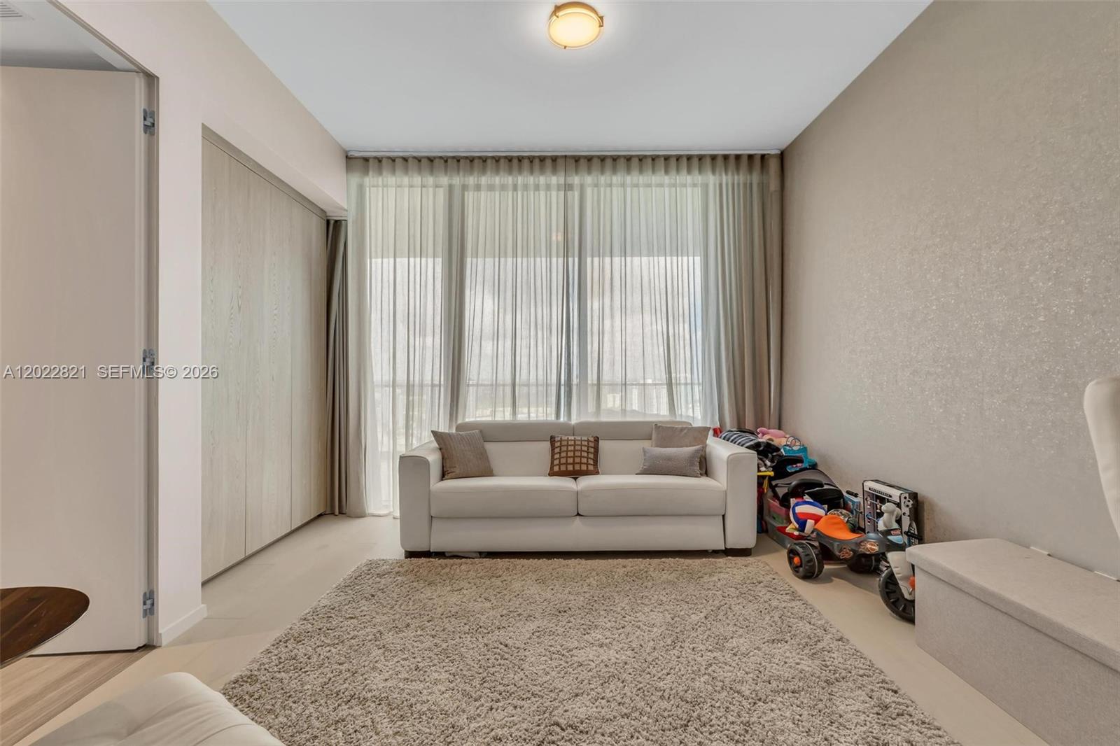 18975 COLLINS CONDO - Residential Lease