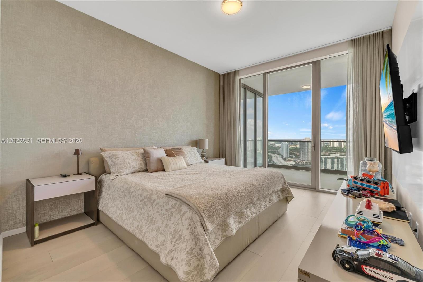 18975 COLLINS CONDO - Residential Lease