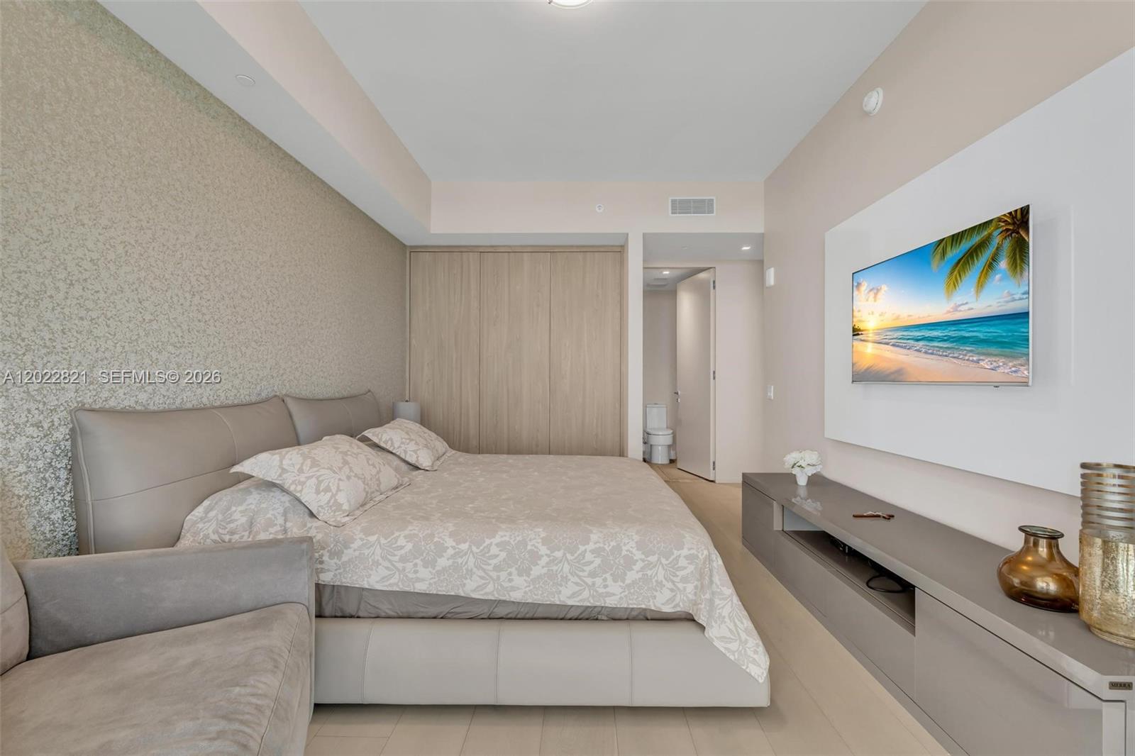 18975 COLLINS CONDO - Residential Lease