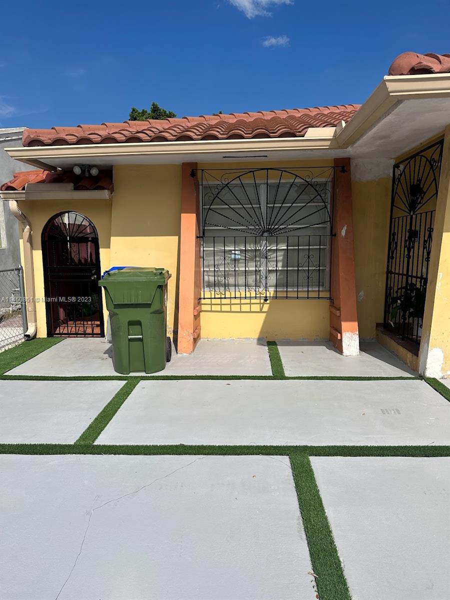 Incredible and beautiful efficiency located in the central heart of Miami, with 2 parking spaces near hospitals, malls, schools, and more.