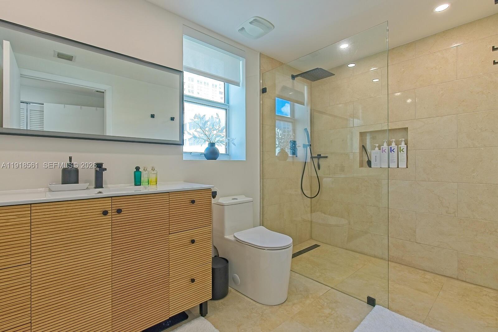 DOWNTOWN DADELAND CONDO N - Residential