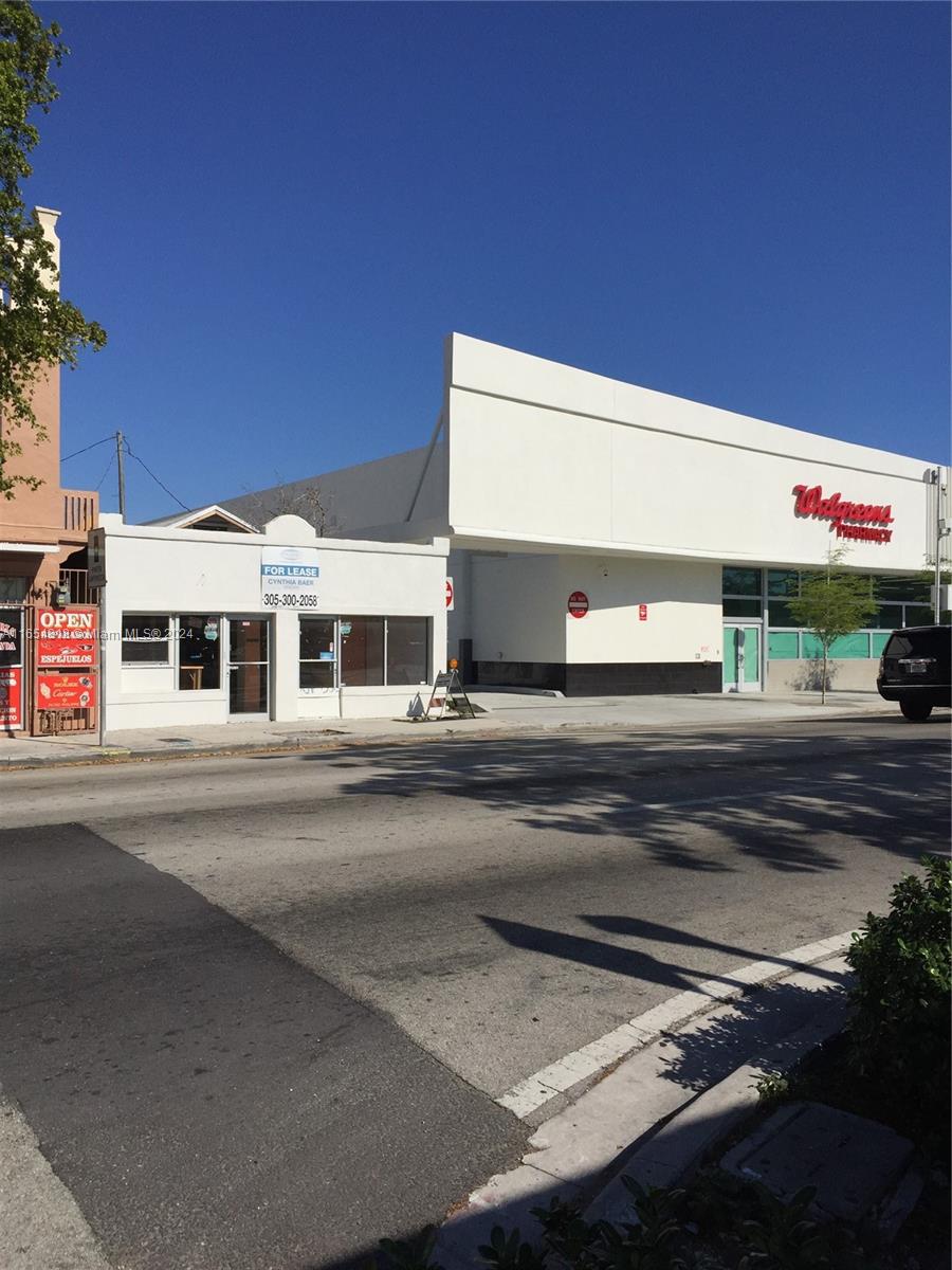 LOCATION /LOCATION/LOCATION lowest price to be able to purchase on 8st.
FREE STANDING COMMERCIAL BUILDING on CALLE OCHO West Brickell next to Walgreens,seven eleven Little Caesar pizza and all LITTLE HABANA RESTAURANTS AND SHOPS
1500 SF T6-8 ZONING great opportunity to invest in a very desirable pocket of East Little Havana, close proximity to the Roads, 2 minutes from Brickell & Downtown. Central to key employment centers such as Gables & Brickell Financial district, the Health District, and Downtown. With access to I-95, and close to the iconic Calle Ocho