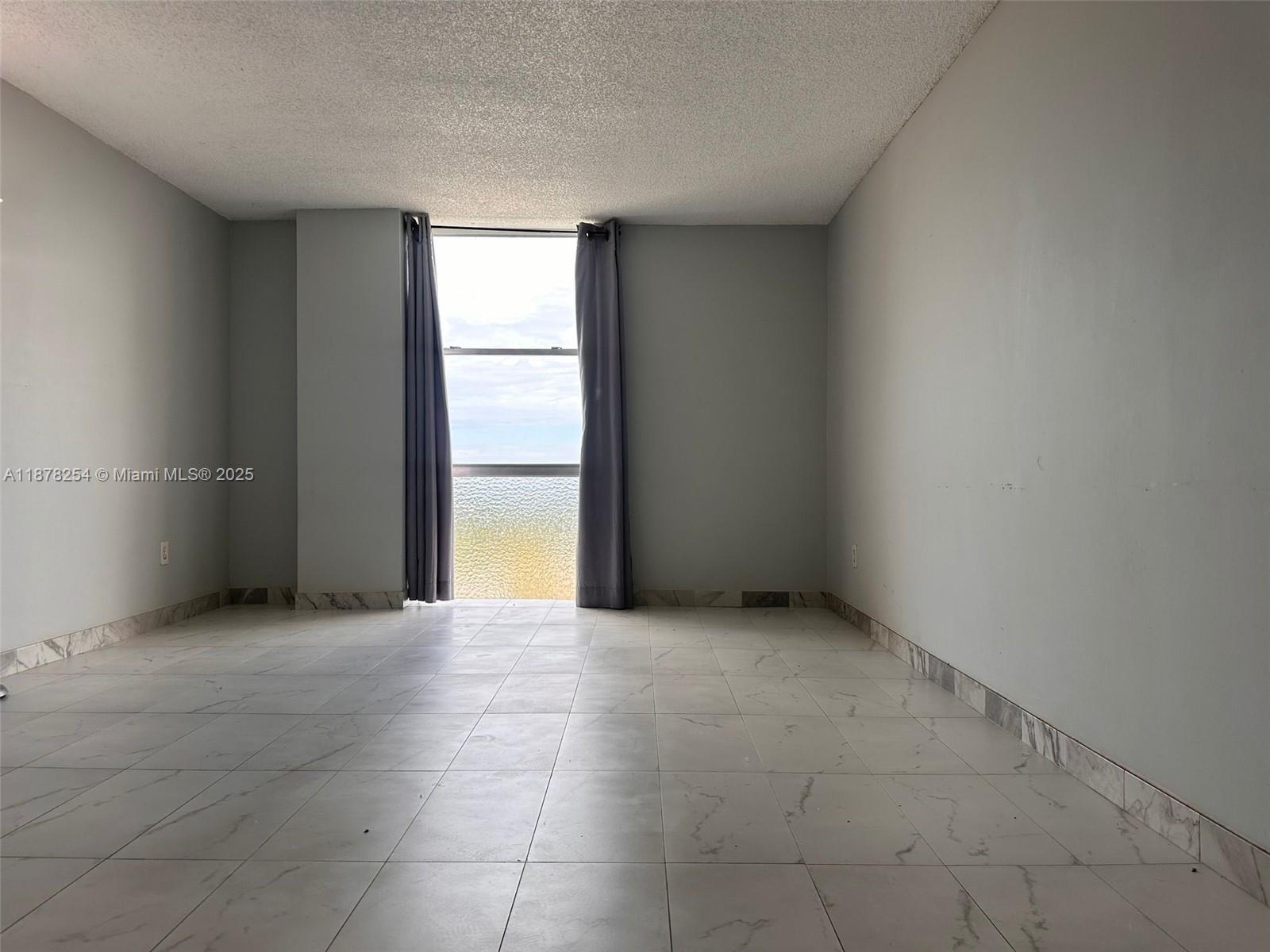 VECINO DEL MAR CONDO - Residential