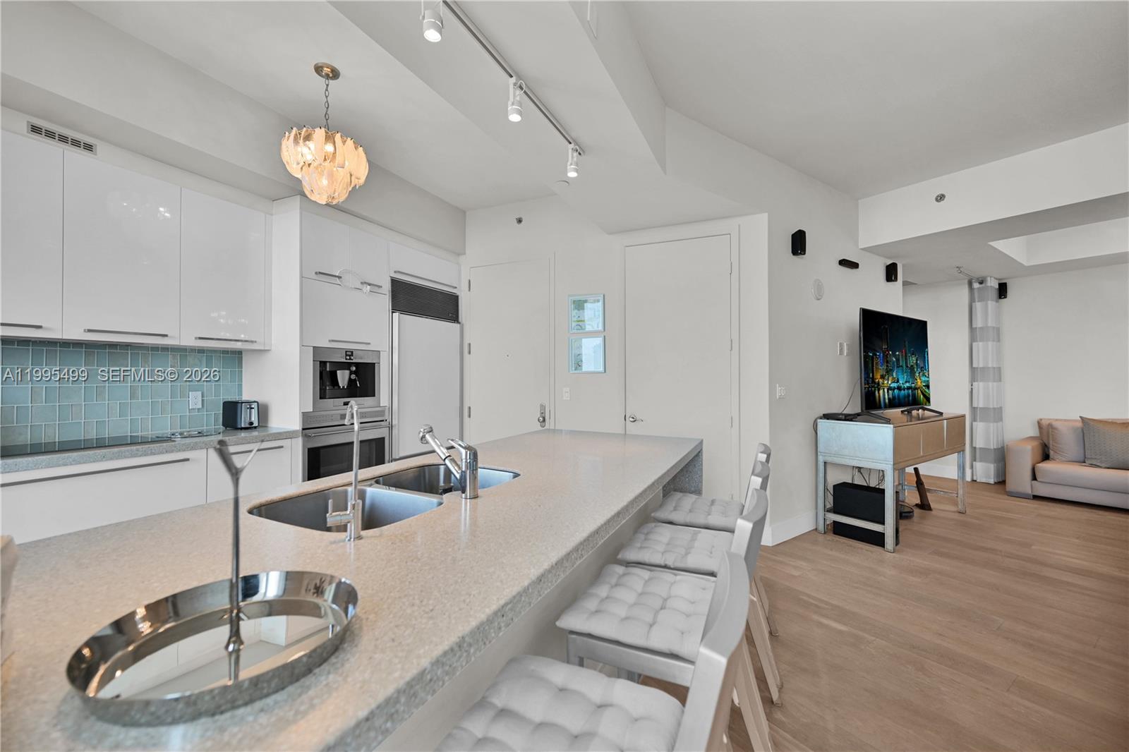 TDR TOWER II CONDO - Residential Lease