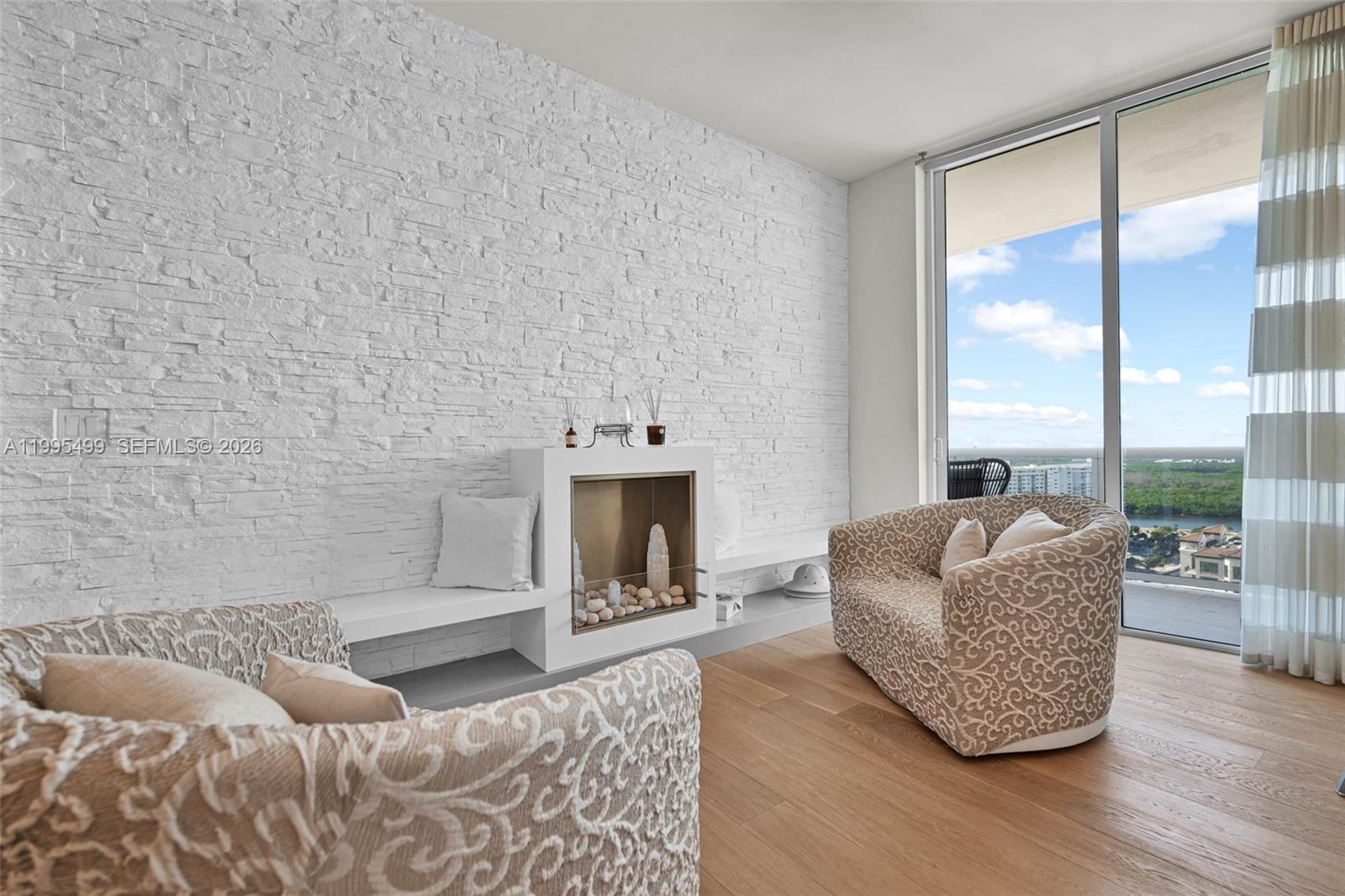 TDR TOWER II CONDO - Residential Lease