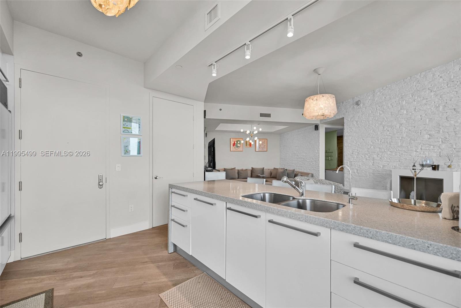 TDR TOWER II CONDO - Residential Lease