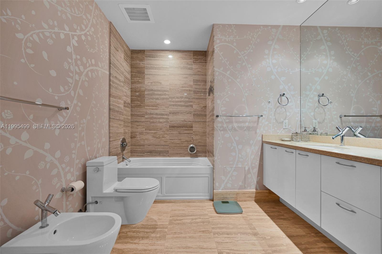 TDR TOWER II CONDO - Residential Lease