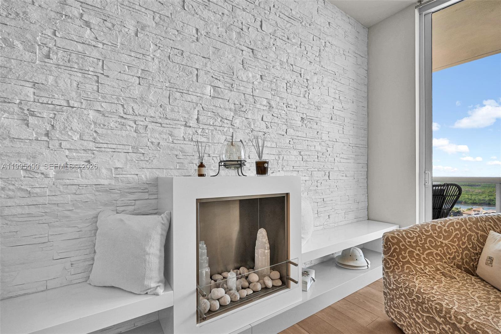 TDR TOWER II CONDO - Residential Lease