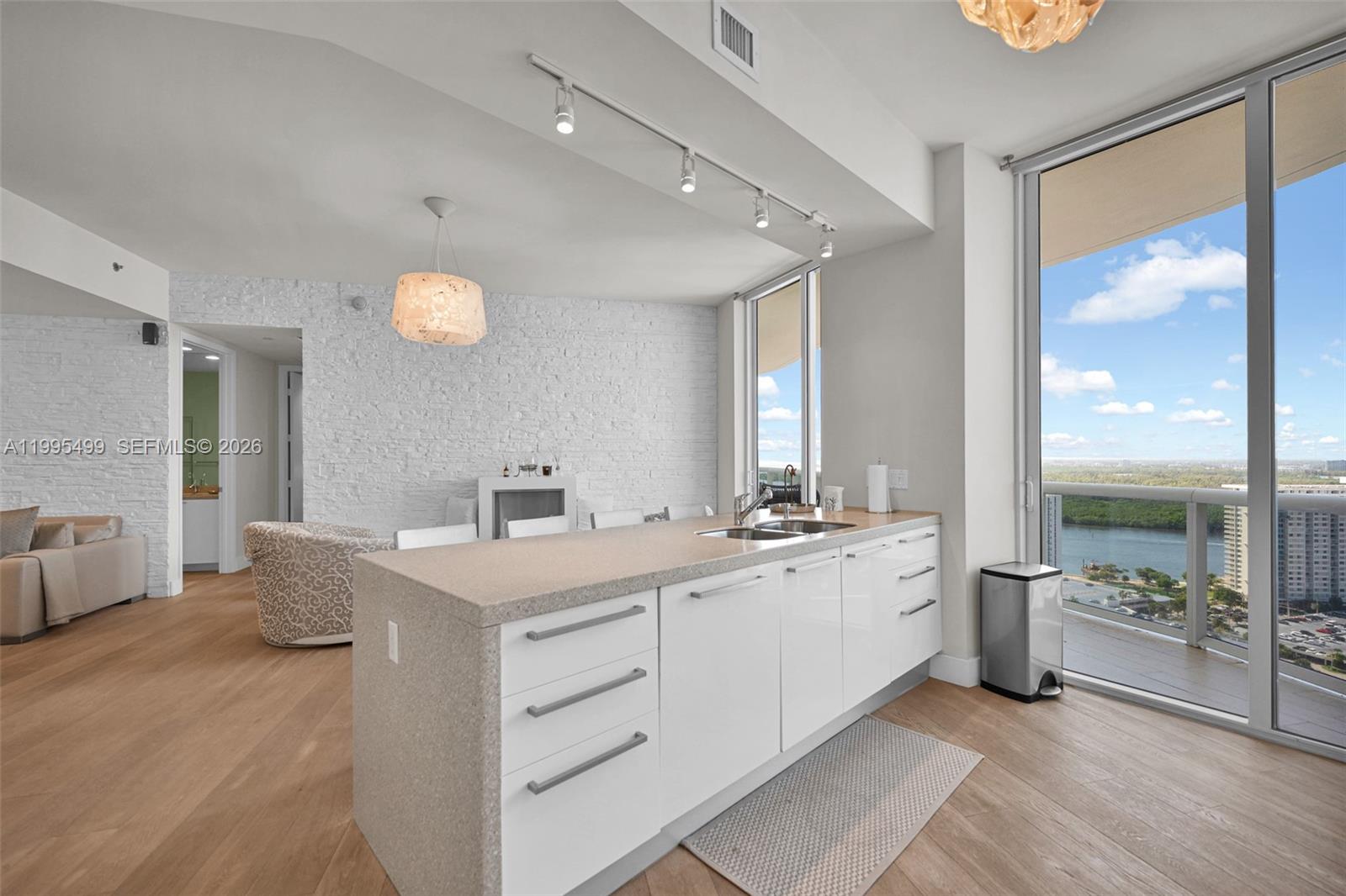 TDR TOWER II CONDO - Residential Lease