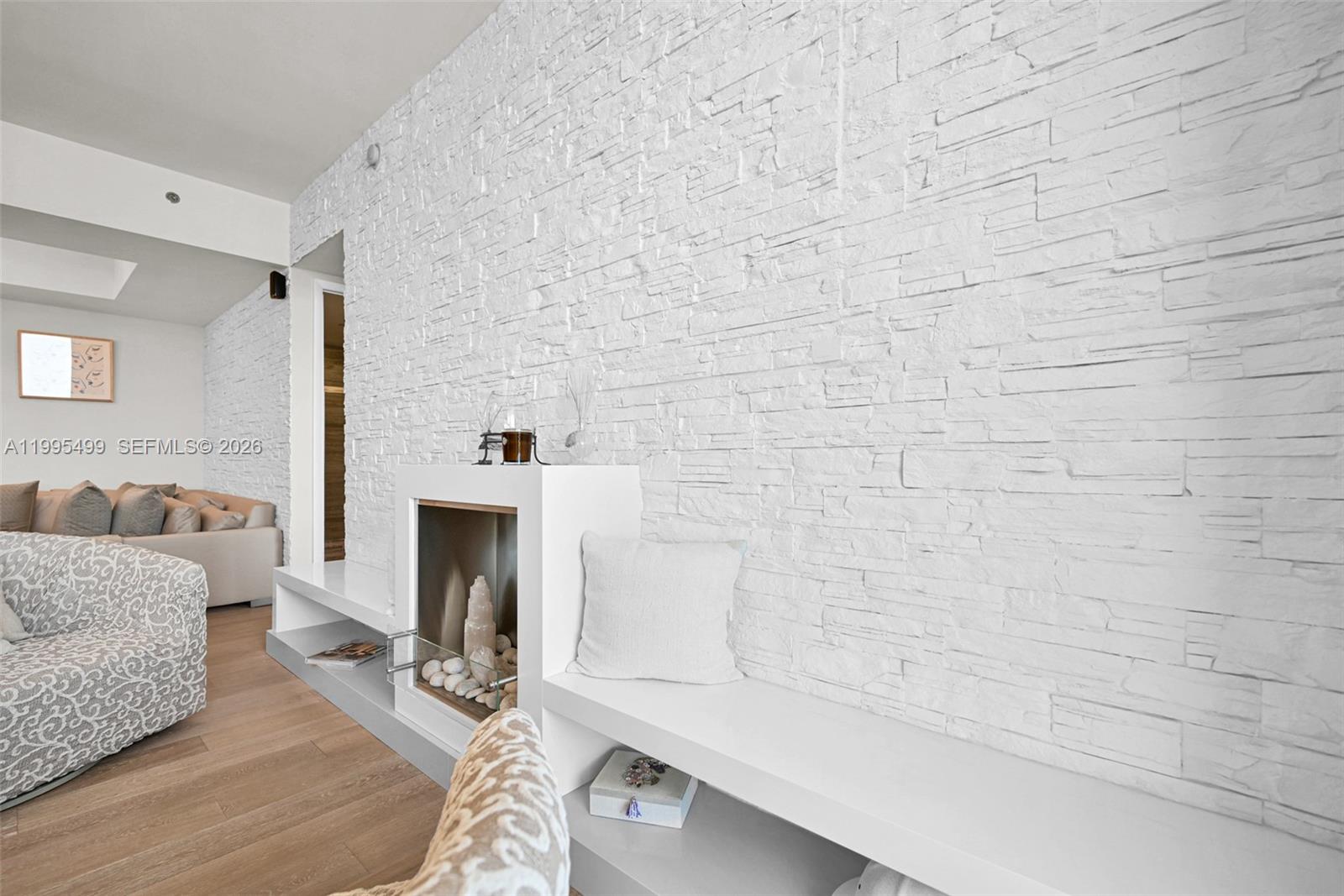 TDR TOWER II CONDO - Residential Lease