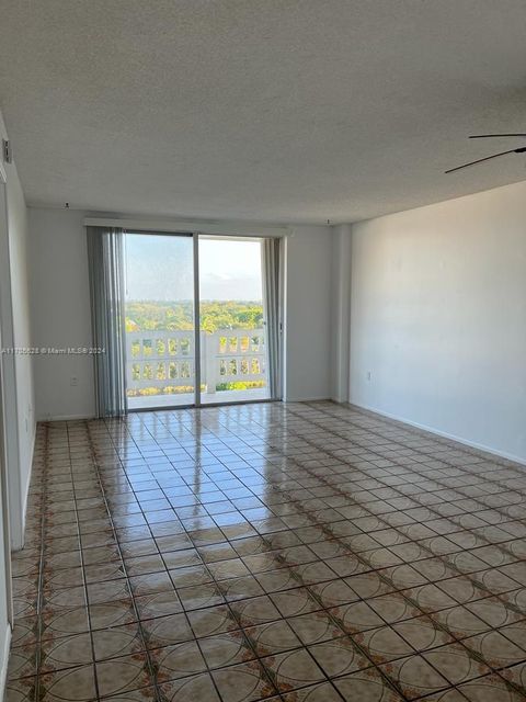 15600 NW 7th Ave 821 Miami FL 33169