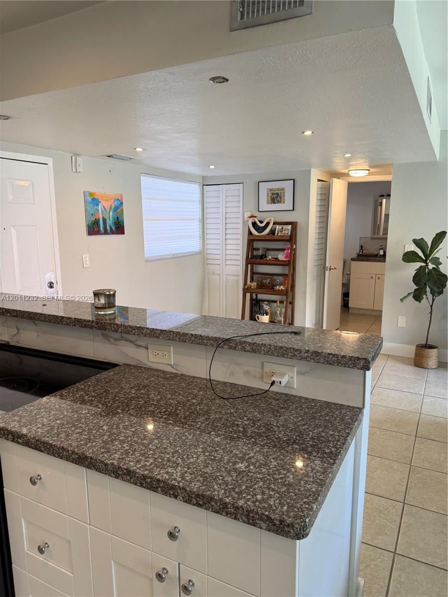 VILLAS SAN MIGUEL CONDO - Residential