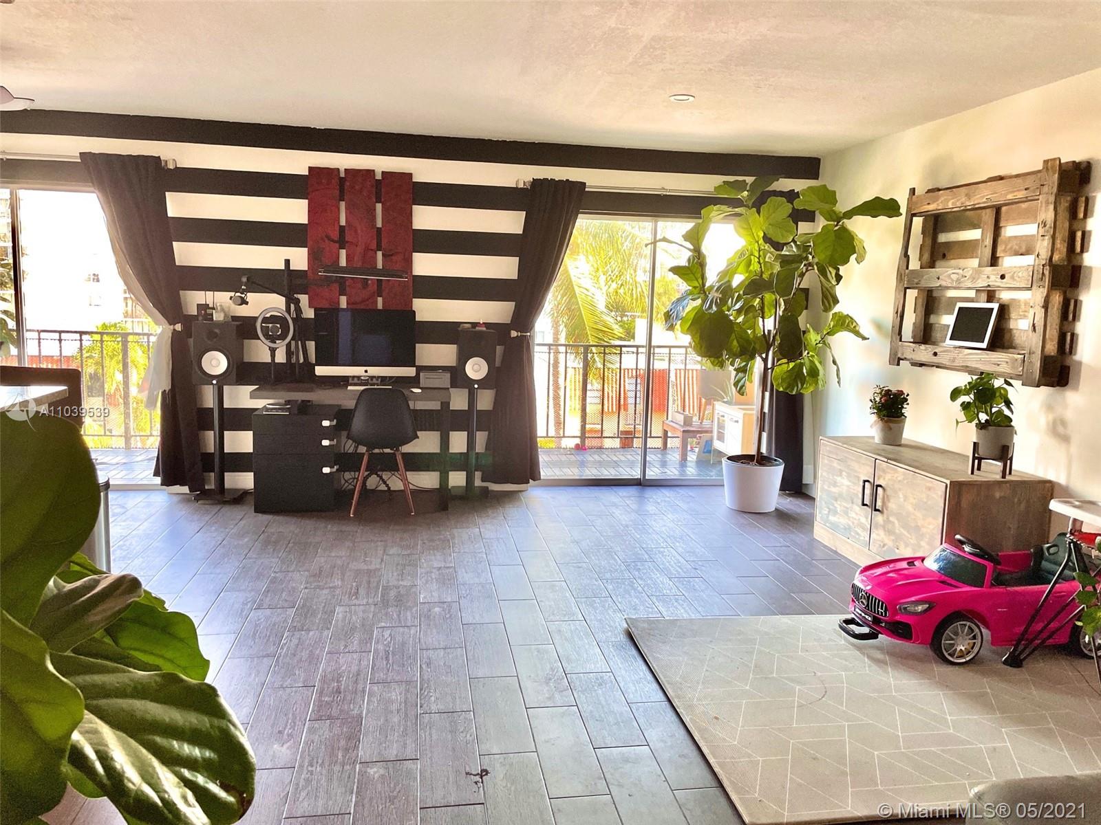 CARIBBEAN HOUSE CONDO - Residential