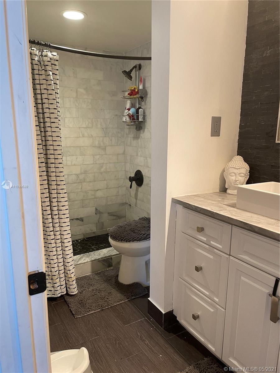CARIBBEAN HOUSE CONDO - Residential
