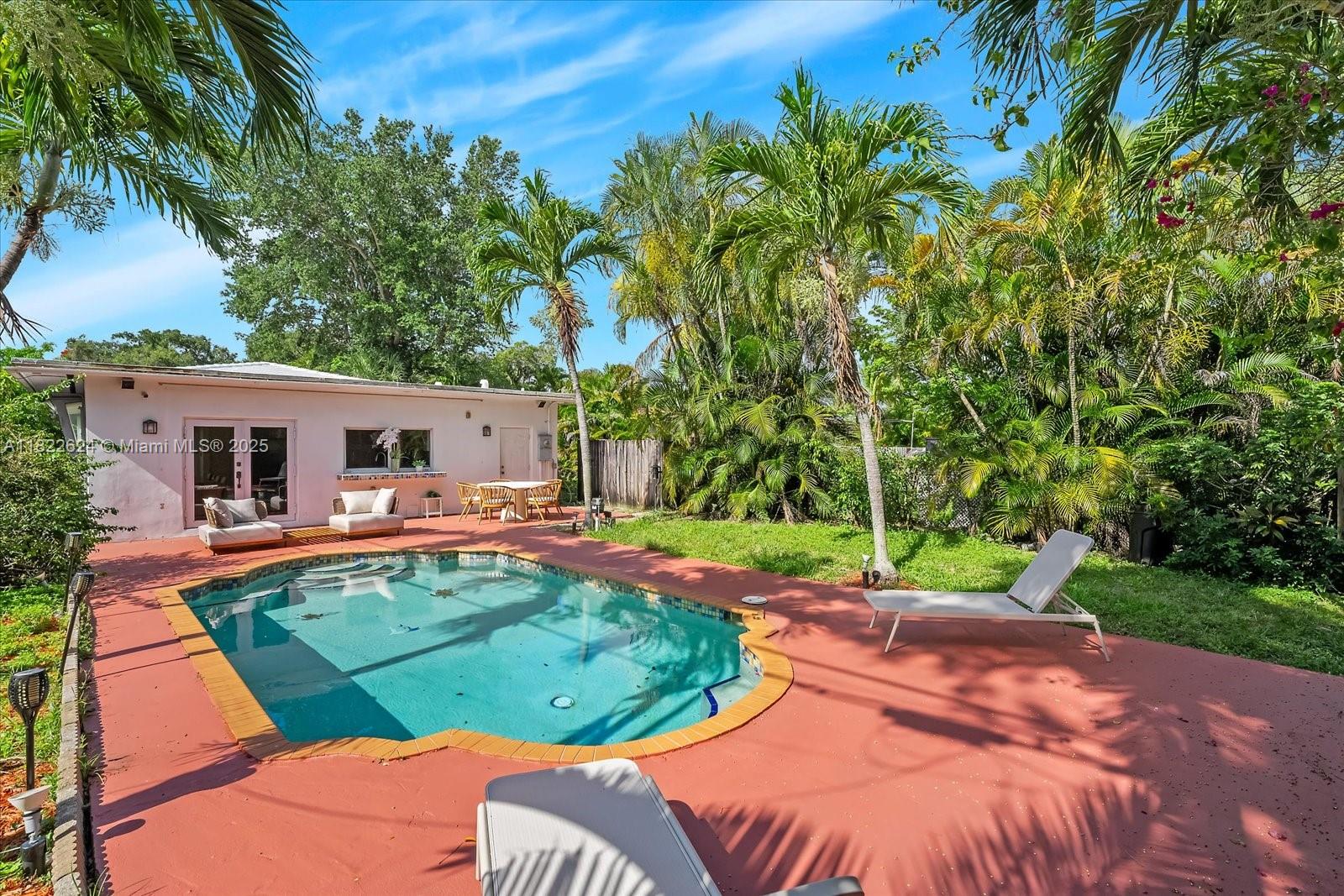 25 NW 95th St