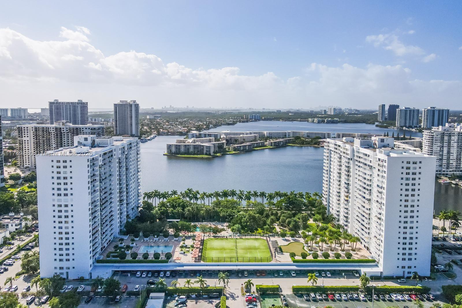 2801 Ne 183rd St 214W, Aventura, Miami-Dade County, Florida - 2 Bedrooms  
2 Bathrooms - 
