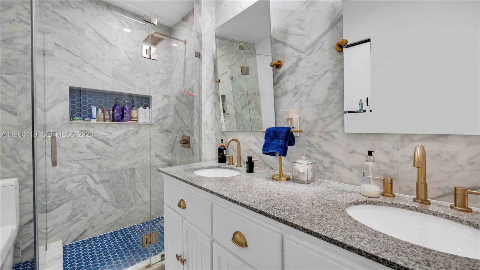 EAST SHENANDOAH - Residential