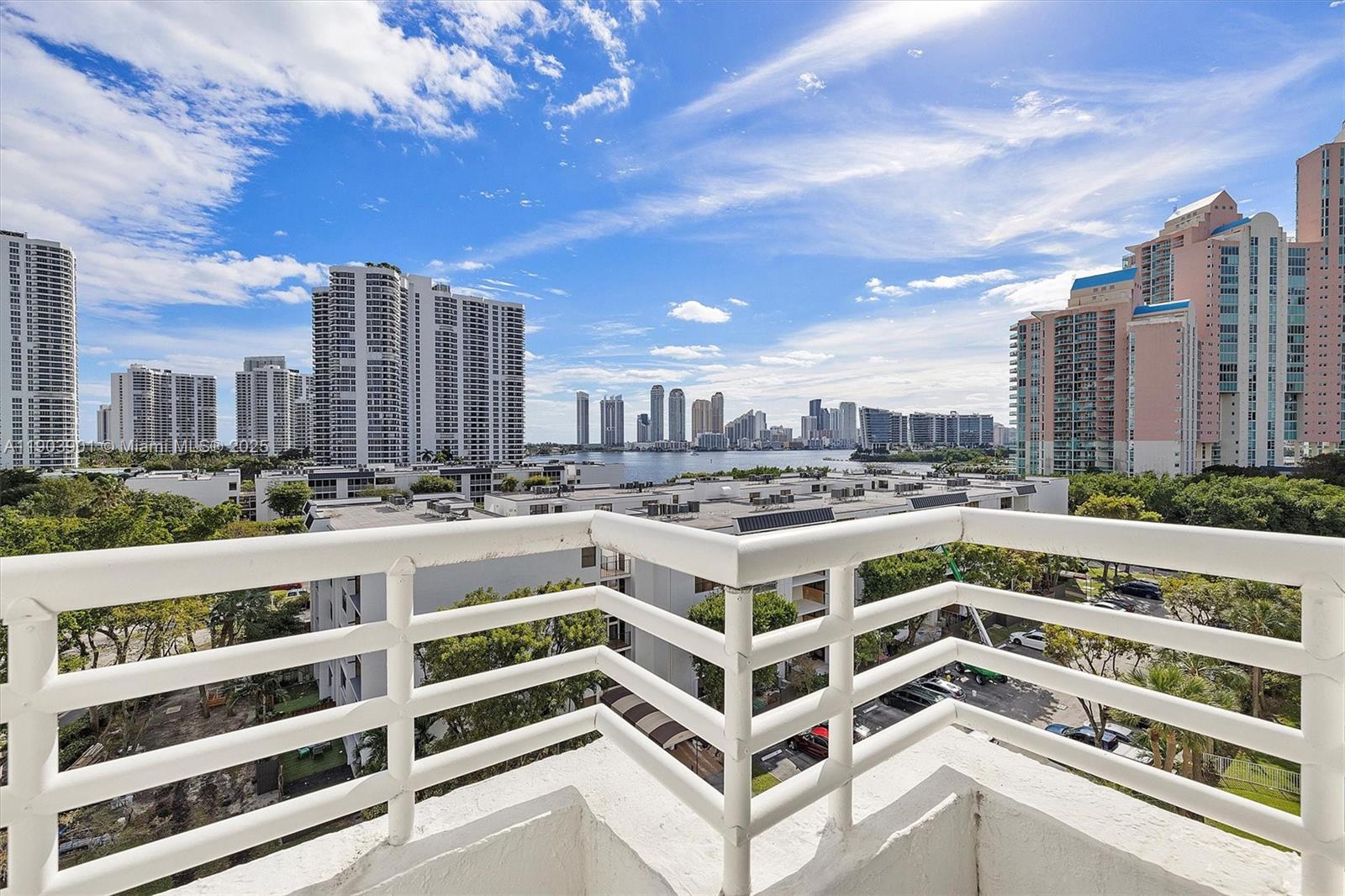PARC CENTRAL AVENTURA EAS - Residential Lease