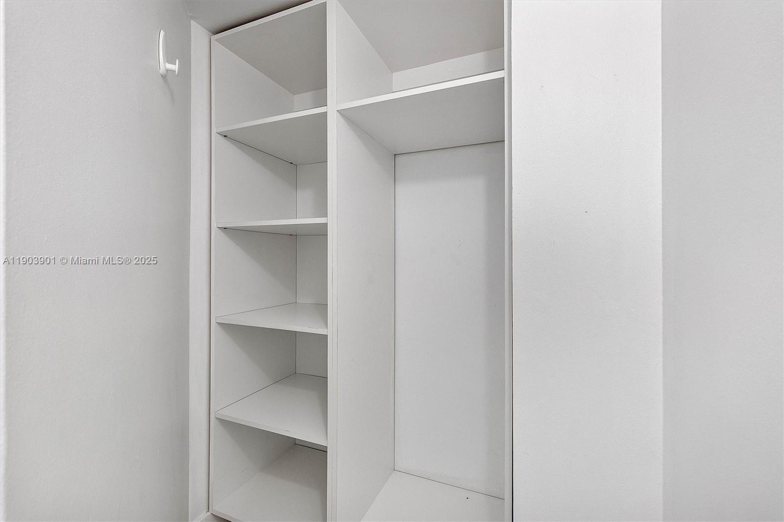 PARC CENTRAL AVENTURA EAS - Residential Lease