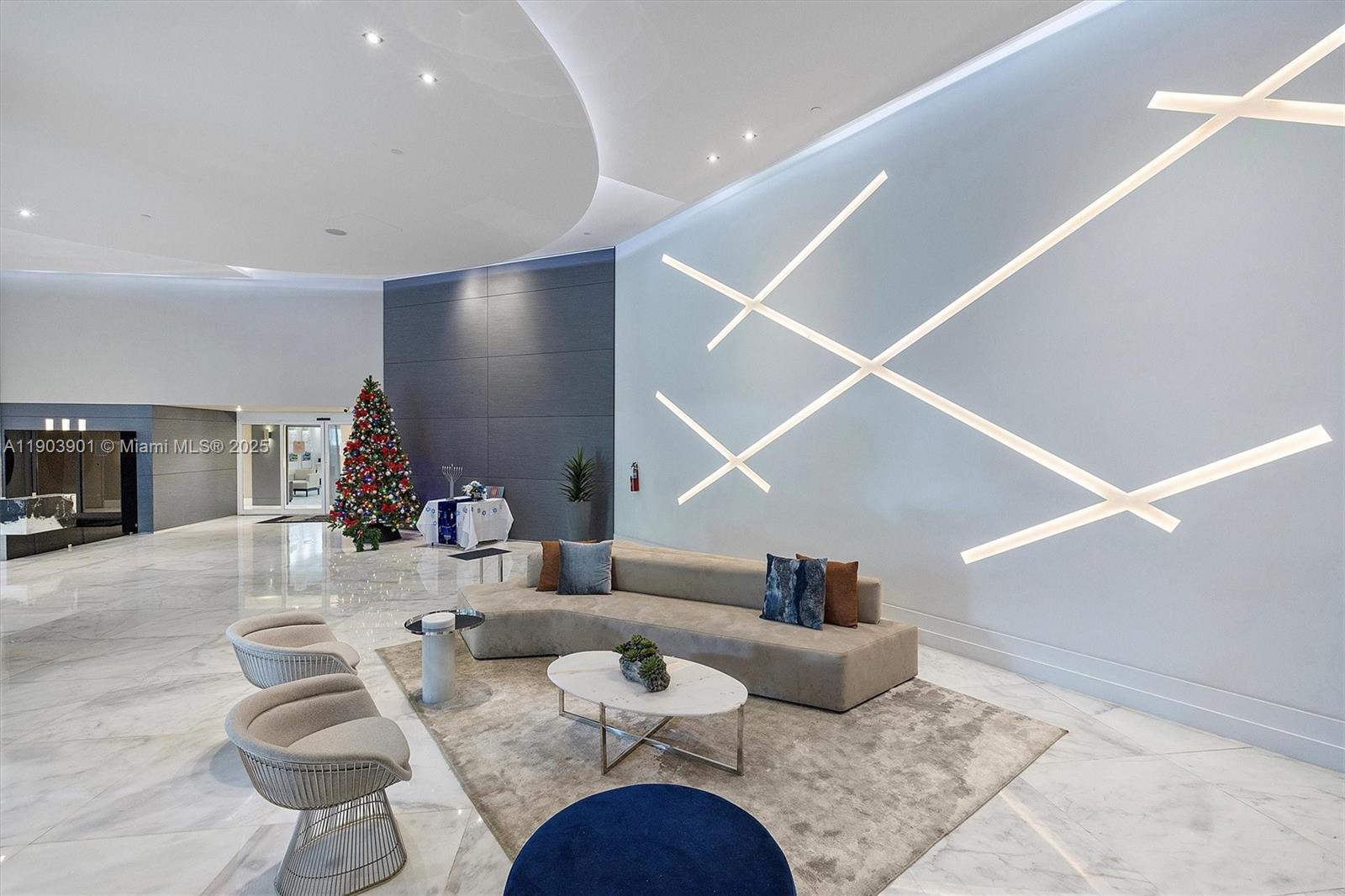 PARC CENTRAL AVENTURA EAS - Residential Lease