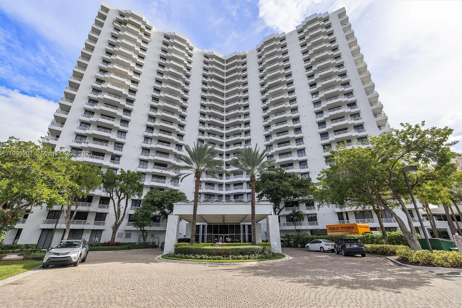 PARC CENTRAL AVENTURA EAS - Residential Lease