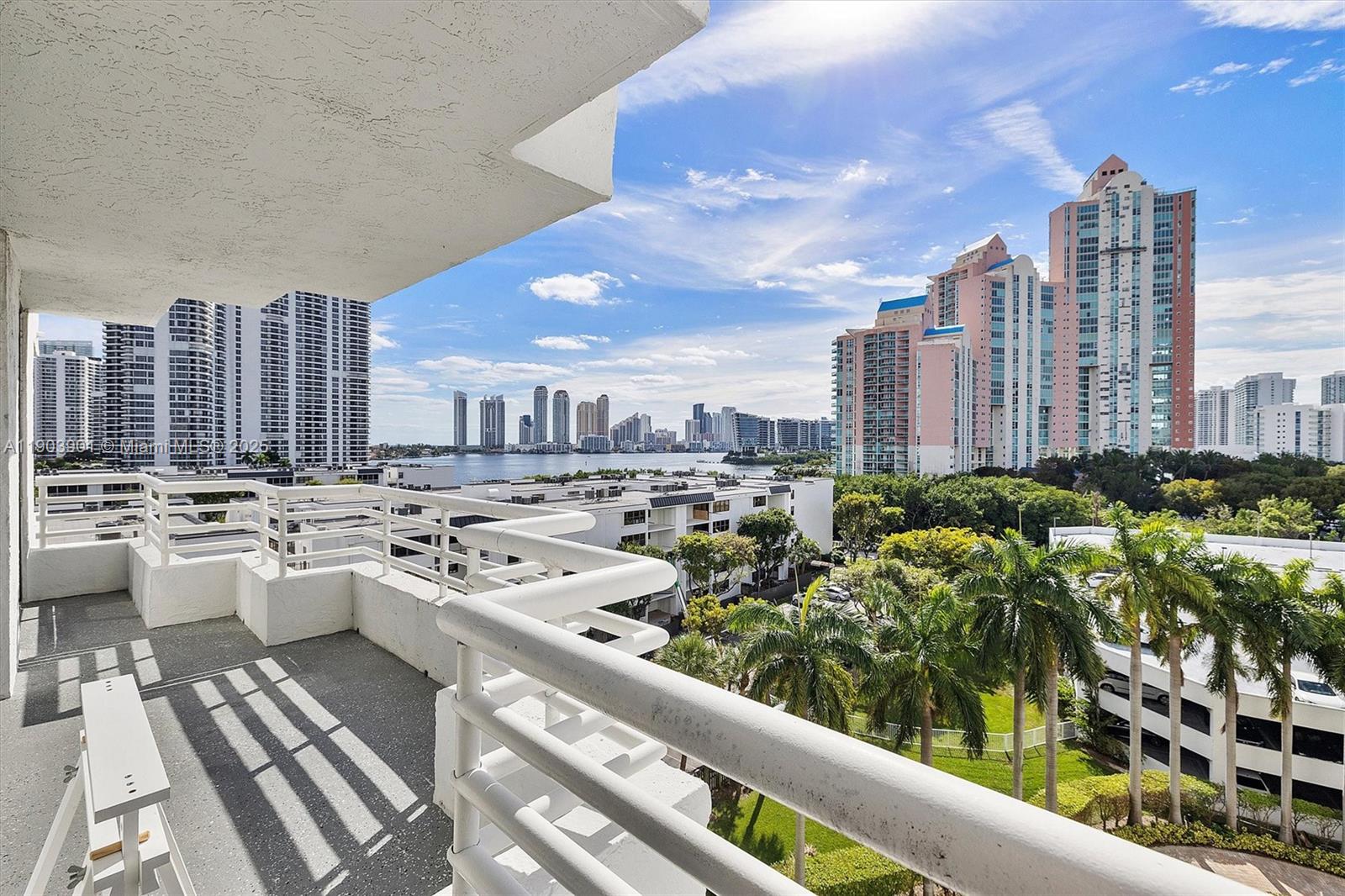 PARC CENTRAL AVENTURA EAS - Residential Lease